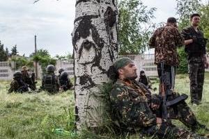 Развлечения боевиков "ДНР": людей вывозят в лес, избивают и заставляют рыть себе могилы