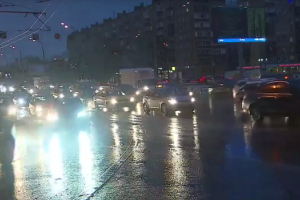 В Москве "снежный апокалипсис": непогода остановила почти весь транспорт