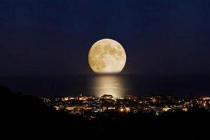 Сегодня ночью можно будет увидеть суперлуну