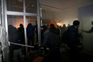 В Сбербанке раскрыли официальные подробности разгрома офиса в Киеве: уничтожена техника и банкоматы