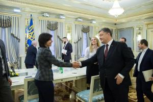 Порошенко поддержал украинских фрилансеров: подписан закон по устранению барьеров для экспорта услуг