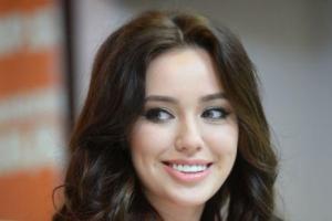 Дмитрий Тарасов променял Бузову на сексапильную брюнетку?