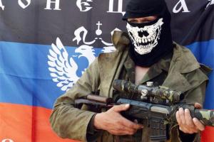 В "ДНР" пьяный боевик в ярости разогнал очередь на блокпосту стрельбой из автомата - соцсети