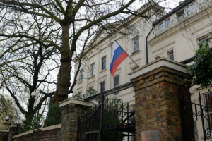 В России резко отреагировали на акцию протеста под посольством в Лондоне