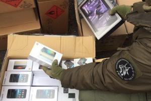 СБУ в зоні АТО затримала незаконні вантажі на 2 мільйони гривень