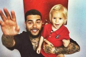 Подписчиков возмутил снимок дочери Тимати с пистолетом