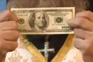 В Ужгороде пьяный священник на дорогом авто набросился на сотрудников полиции, появилось видео