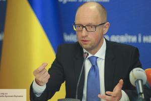 Яценюк заявил, что Президент Порошенко похож на танк