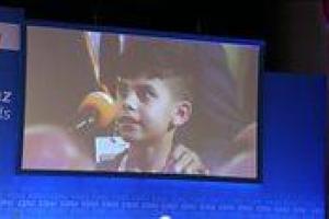 Маленький афганец расплакался на встрече с Ангелой Меркель