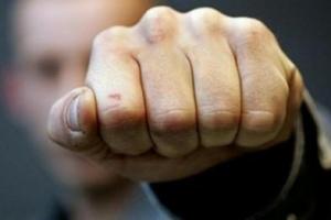 У Тернополі на зупинці жорстоко побили пенсіонера 