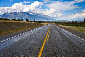 У Китаї з'явилося нове шосе, яке не дасть заснути водіям