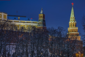 Москва стоит на ушах: в Кремле и на вокзалах ищут бомбы