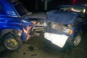 В Мариуполе произошло жуткое ДТП: автомобиль такси спровоцировал аварию и скрылся