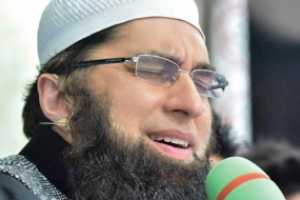 На борту рухнувшего в Пакистане лайнера находился известный певец