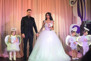 В Сети появилось фото со свадьбы модели Кабаевой