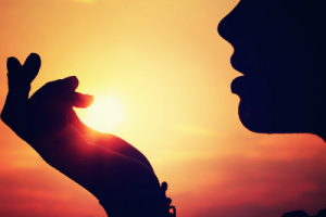 Учёные утверждают, что красивые люди реже болеют 