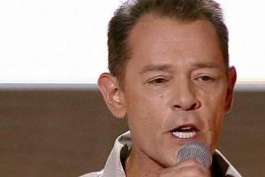 Певец Вадим Казаченко обвиняет беременную супругу в пристрастии к алкоголю