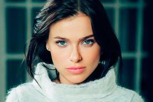 Певица Елена Темникова напугала поклонников загадочным снимком