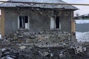 В оккупированном Донецке снарядами серьезно разрушены дома в Куйбышевском районе, есть раненые