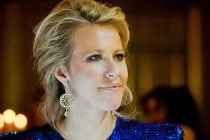 Собчак показала фото первой прогулки с новорожденным сыном: поклонники в восторге