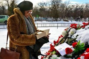 СМИ боевиков сообщили, что на могилу террориста Моторолы привезли землю из Спарты