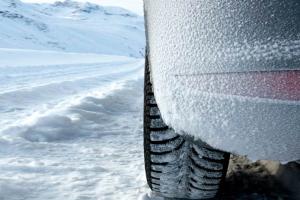 Во Львове серьезно затруднено движение транспорта из-за непогоды: произошло несколько ДТП