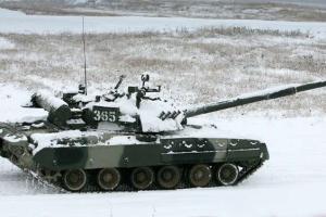 В Ясиноватую боевикам перебросили четыре танка из России