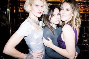 Собчак "зажгла" на дне рождения подруги