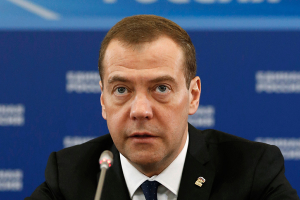 Медведев сократил россиянам прожиточный минимум