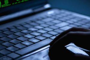 Бригинец назвал причины отключения интернета в России