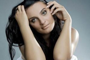 Певица Елена Ваенга шокировала зрителей странным нарядом