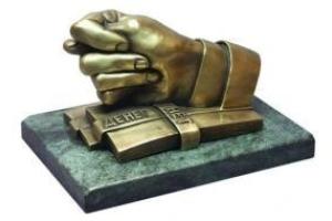 "Казна" "ДНР" совсем опустела: боевики начали сбивать деньги с владельцев рынков