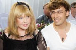 Стало известно, как Пугачева и Галкин воспитывают своих маленьких детей