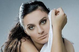 Певице Елене Ваенге нельзя исполнять песни из-за болезни