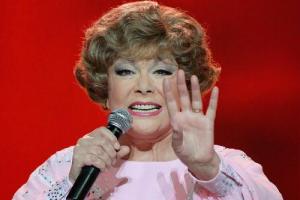 Эдита Пьеха получила серьезную травму