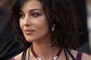 Моника Беллуччи шокировала поклонников, снявшись в откровенной сцене популярного сериала