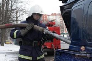 У Тернополі посеред вулиці горів автомобіль "ВАЗ"
