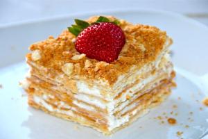 В Одессе люди массово отравились тортом "Наполеон" 