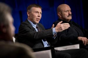 Нардеп: Озвучены не все версии по делу о расстреле полицейских