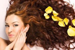 Косметологи опровергли распространенные мифы об уходе за волосами