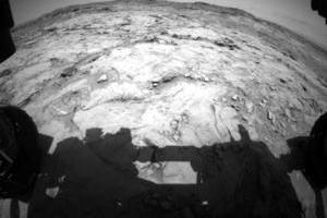 Загадочная тень на Марсе попала в объектив камеры NASA: появились кадры