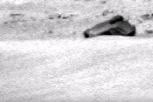 Уфолог обнаружил на Марсе огнестрельное оружие: появилось видео