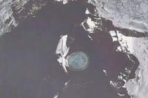 Ученые заметили загадочный объект, залетевший в жерло вулкана Колима после извержения