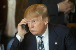 В США Дональд Трамп готовится к разговору с президентом РФ