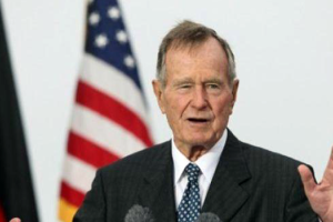 Джорджа Буша-старшего и его жену госпитализировали