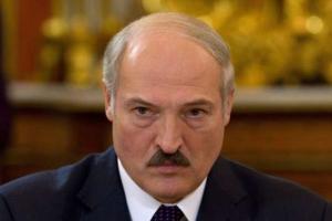 Лукашенко ошарашил Кремль заявлением: Независимость Беларуси далась очень легко, а Украина ведет за нее войну