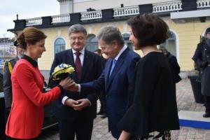 Порошенко получил почетную медаль в Хельсинки