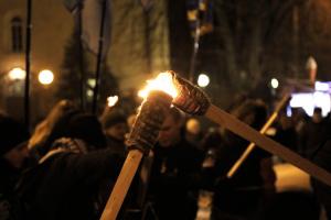 Появились фото и видео факельного шествия в честь Героев Крут в Киеве
