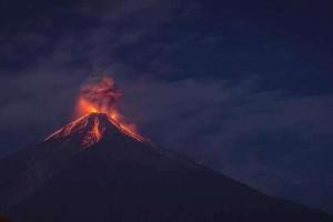 В Гватемале во время восхождения на вулкан погибло 6 туристов