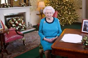 Королеву Великобритании едва не застрелил охранник